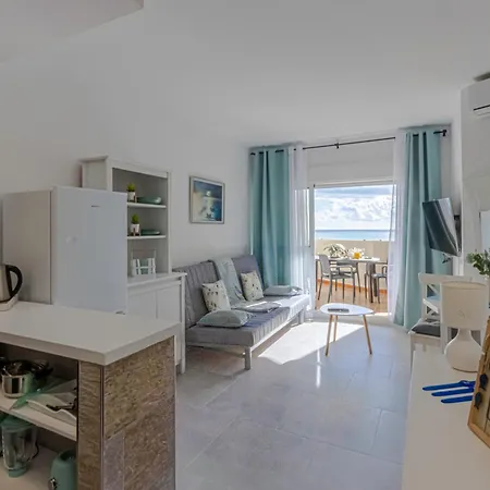 New Wonderful Holidays Benalbeach Benalmádena
